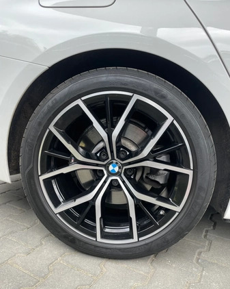 BMW Seria 5 cena 189900 przebieg: 69000, rok produkcji 2021 z Bełchatów małe 379